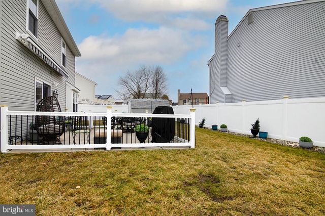 2 SLEEPY HOLLOW CT, Sicklerville, NJ 08081