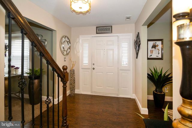 2 SLEEPY HOLLOW CT, Sicklerville, NJ 08081