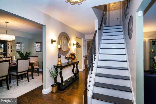 2 SLEEPY HOLLOW CT, Sicklerville, NJ 08081