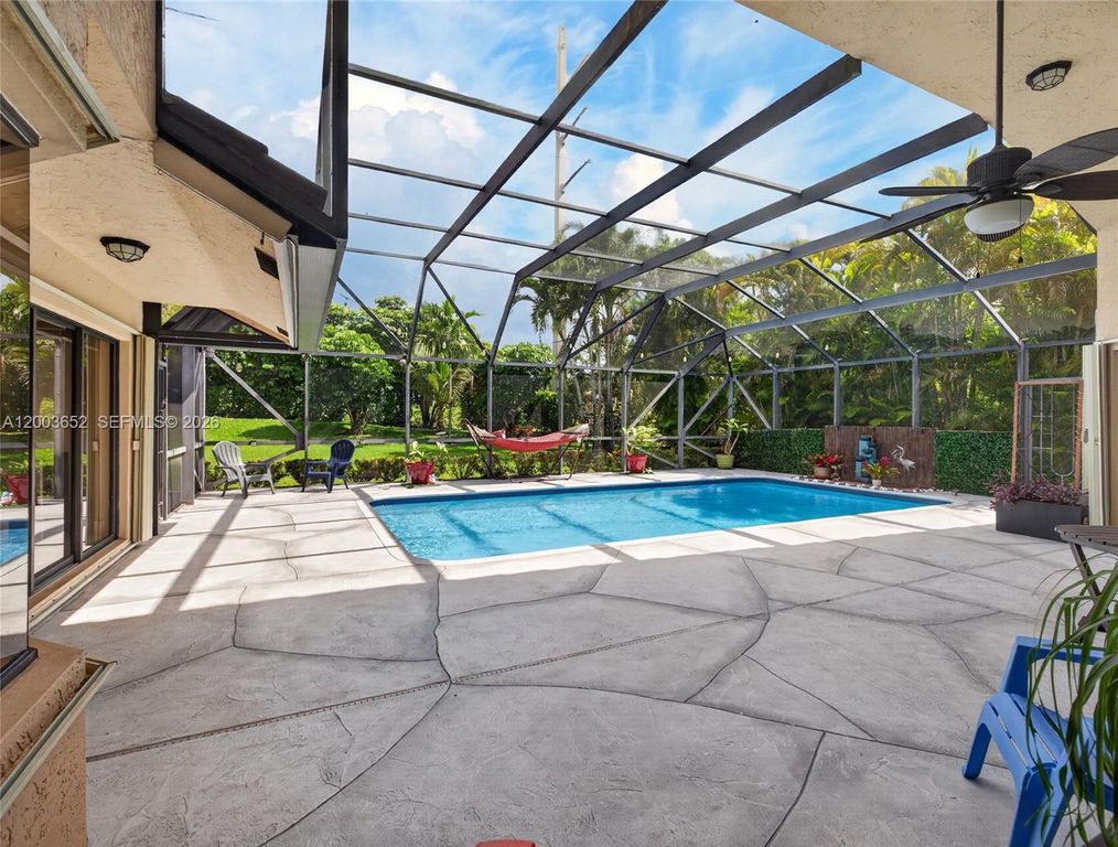 1025 Creekford Drive, Weston, FL 33326