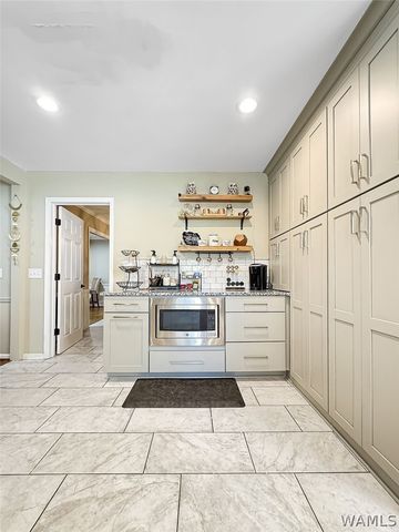 818 53rd E, Tuscaloosa, AL 35404