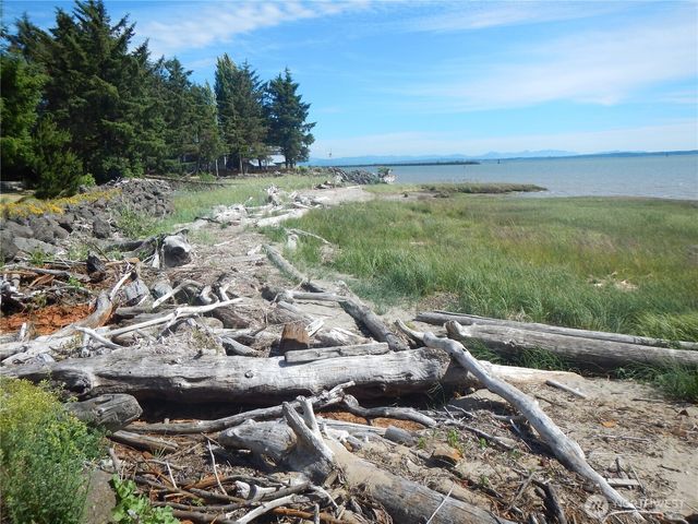 830 Riverview LN, Chinook, WA 98614