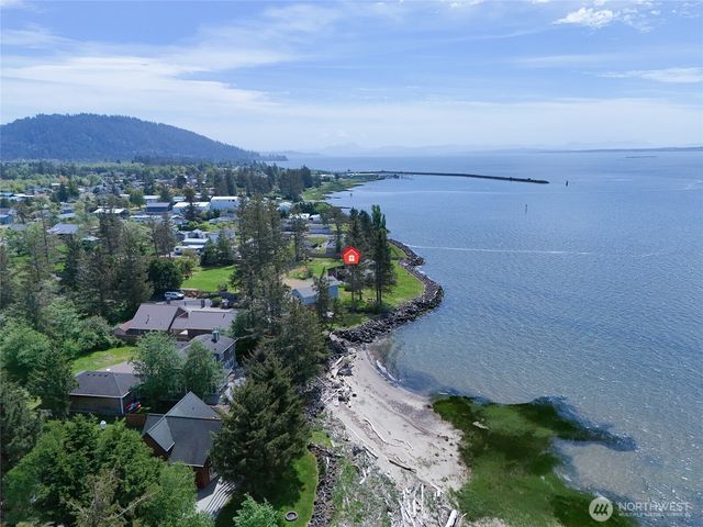 830 Riverview LN, Chinook, WA 98614