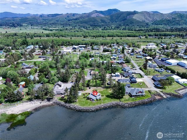 830 Riverview LN, Chinook, WA 98614