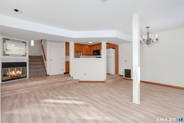 743 West Main Street APT H, Cheshire, CT 06410