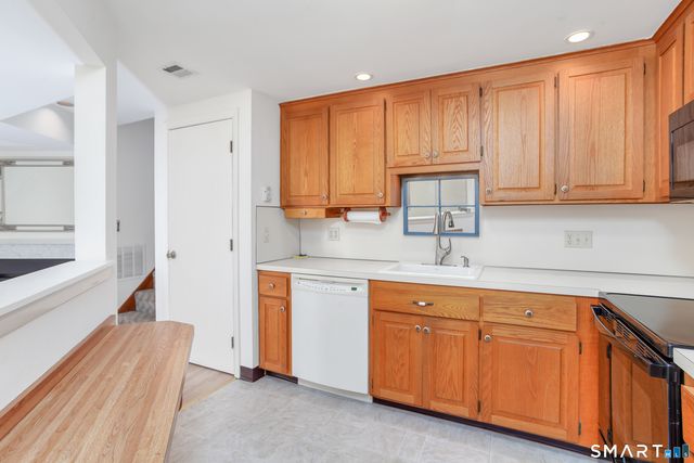 743 West Main Street APT H, Cheshire, CT 06410