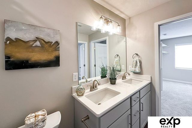 7919 N 93rd Street, Omaha, NE 68122