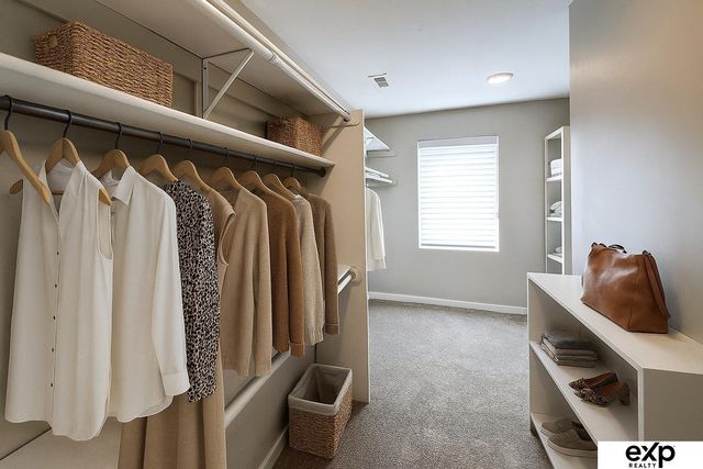 7919 N 93rd Street, Omaha, NE 68122