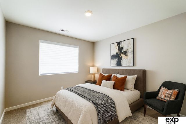 7919 N 93rd Street, Omaha, NE 68122