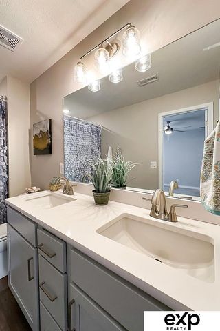 7919 N 93rd Street, Omaha, NE 68122