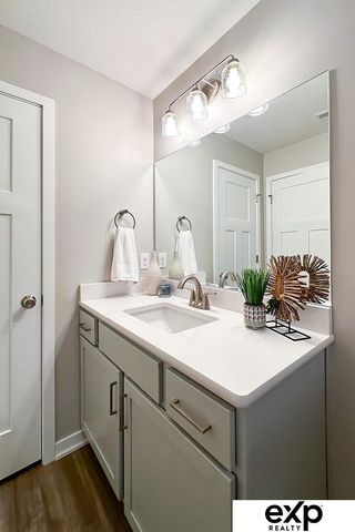 7919 N 93rd Street, Omaha, NE 68122