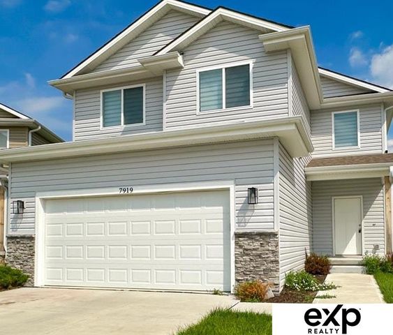 7919 N 93rd Street, Omaha, NE 68122