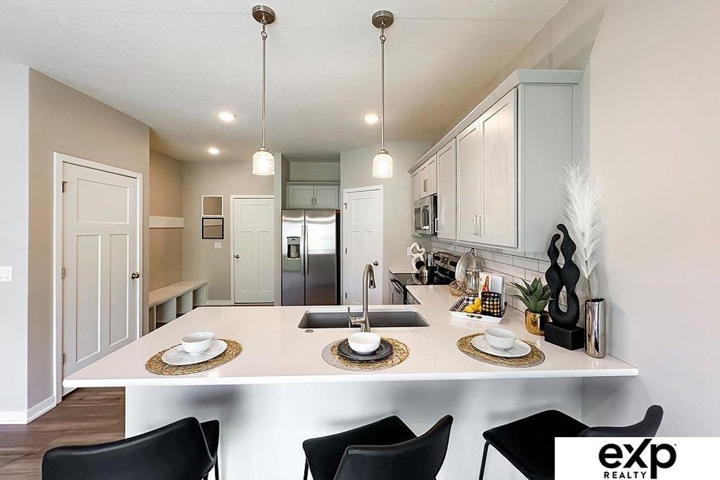 7919 N 93rd Street, Omaha, NE 68122