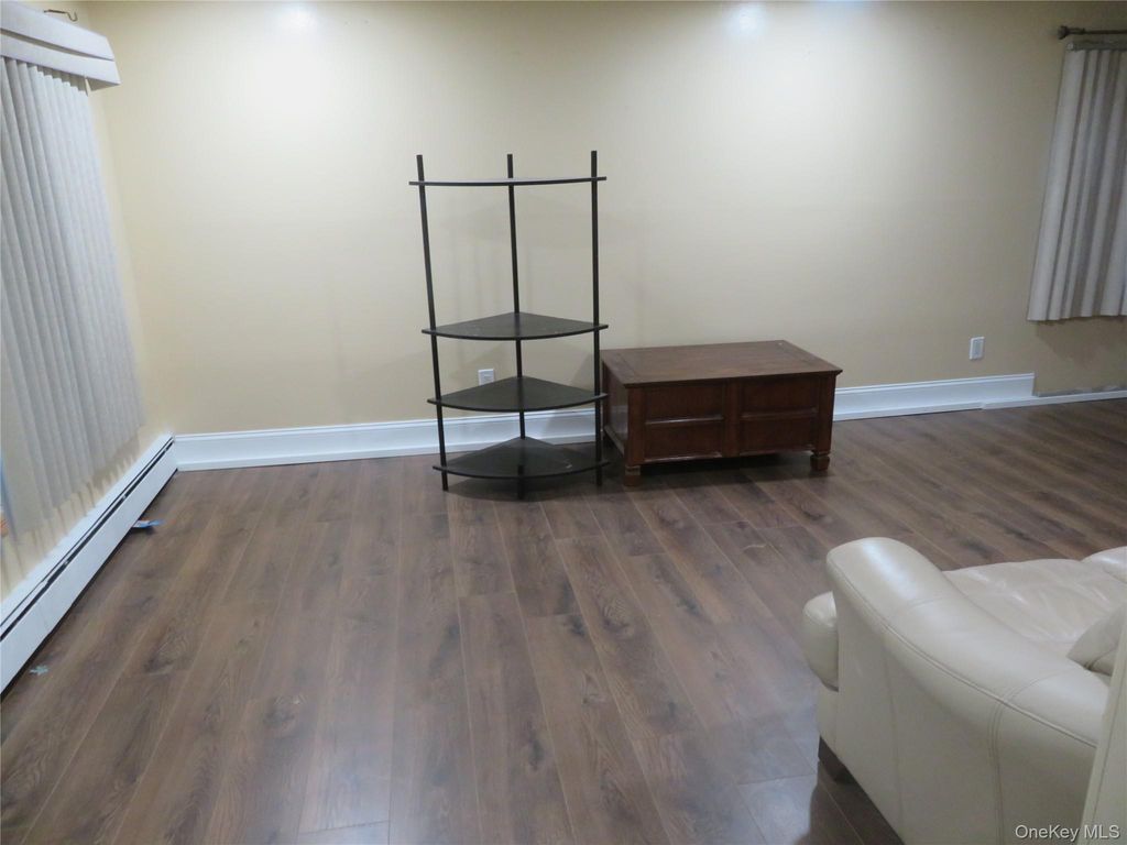 92 Split Cedar Drive, Islandia, NY 11749 — photo 3