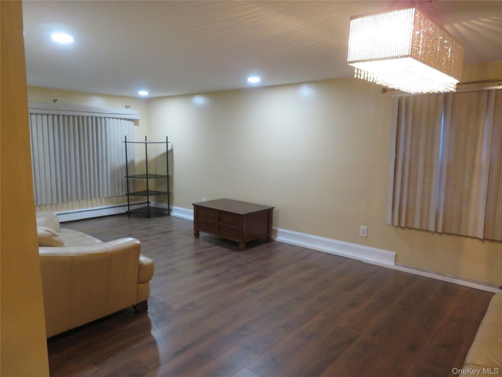 92 Split Cedar Drive, Islandia, NY 11749 — photo 5