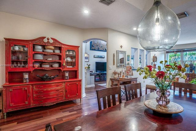 10912 NW 69th St, Doral, FL 33178