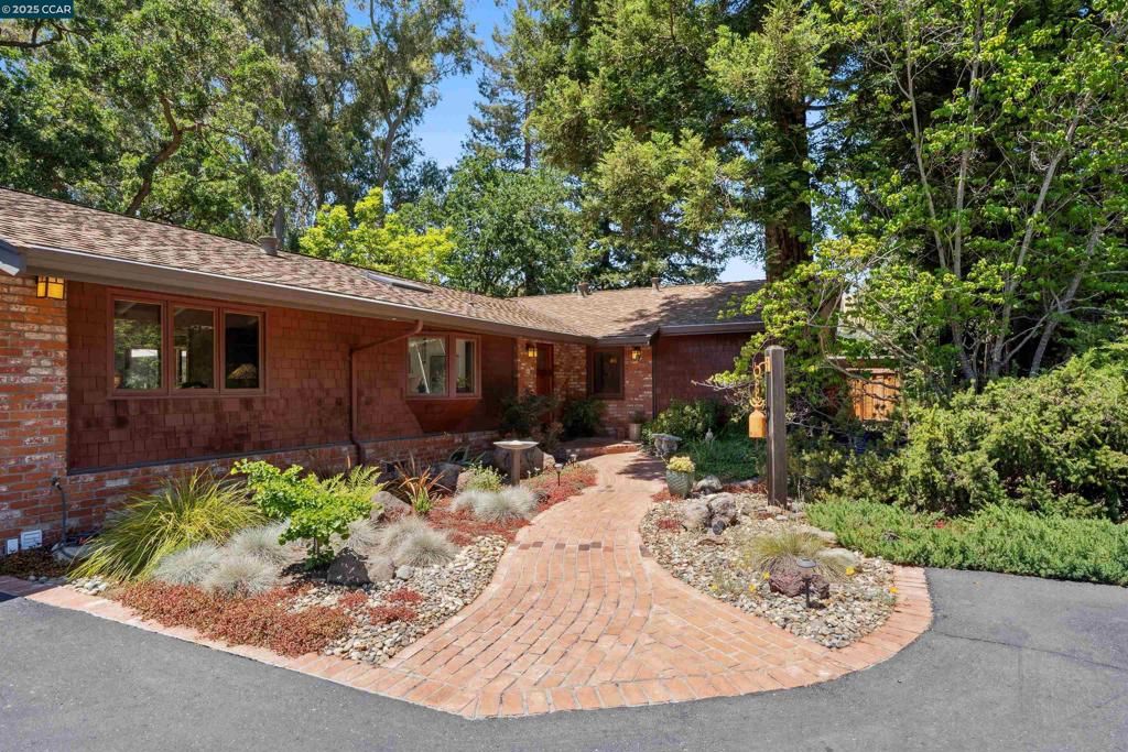 16 Simpson Drive, Walnut Creek, CA 94596