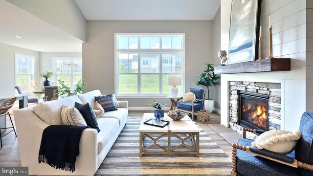 2236 S AUTUMN CHASE DR, Mechanicsburg, PA 17055