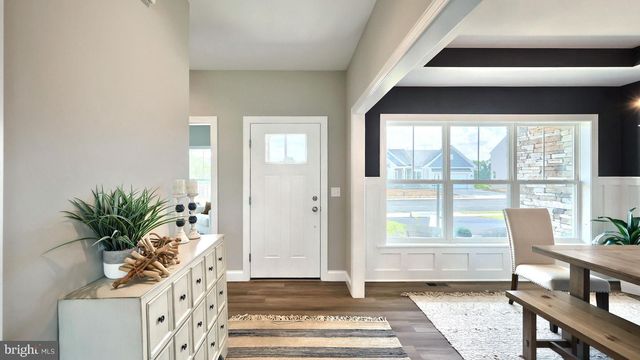 2236 S AUTUMN CHASE DR, Mechanicsburg, PA 17055