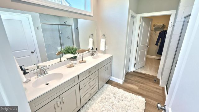 2236 S AUTUMN CHASE DR, Mechanicsburg, PA 17055