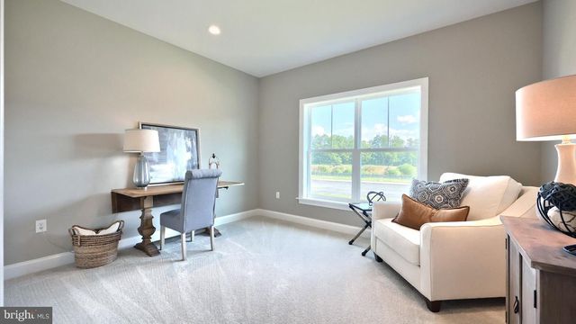 2236 S AUTUMN CHASE DR, Mechanicsburg, PA 17055