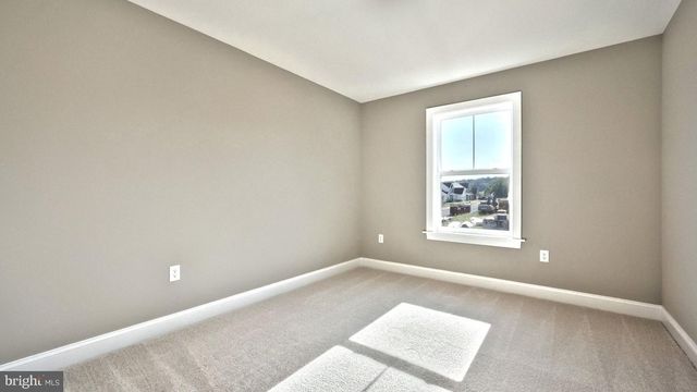 2236 S AUTUMN CHASE DR, Mechanicsburg, PA 17055