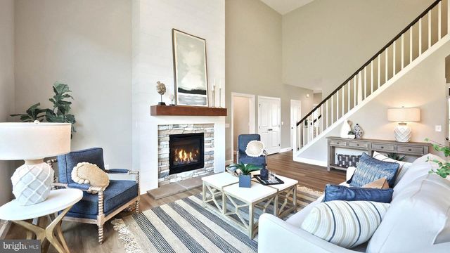 2236 S AUTUMN CHASE DR, Mechanicsburg, PA 17055