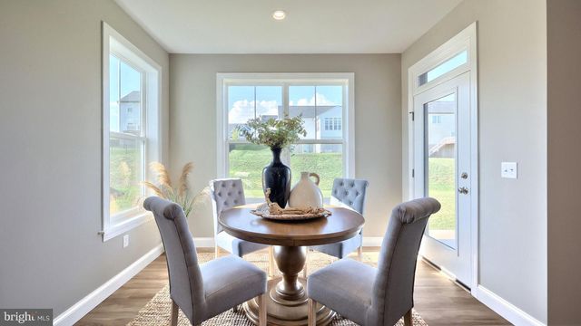 2236 S AUTUMN CHASE DR, Mechanicsburg, PA 17055