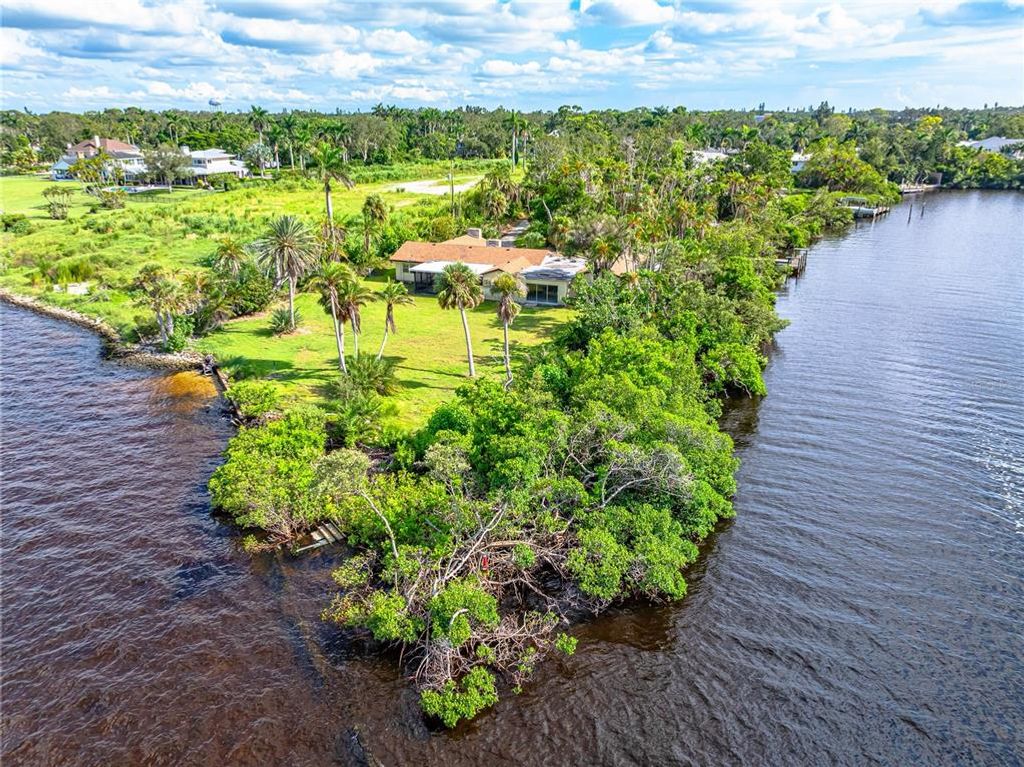 Image 14 of property listing at 3620 RIVERVIEW BOULEVARD, Bradenton, FL 34205