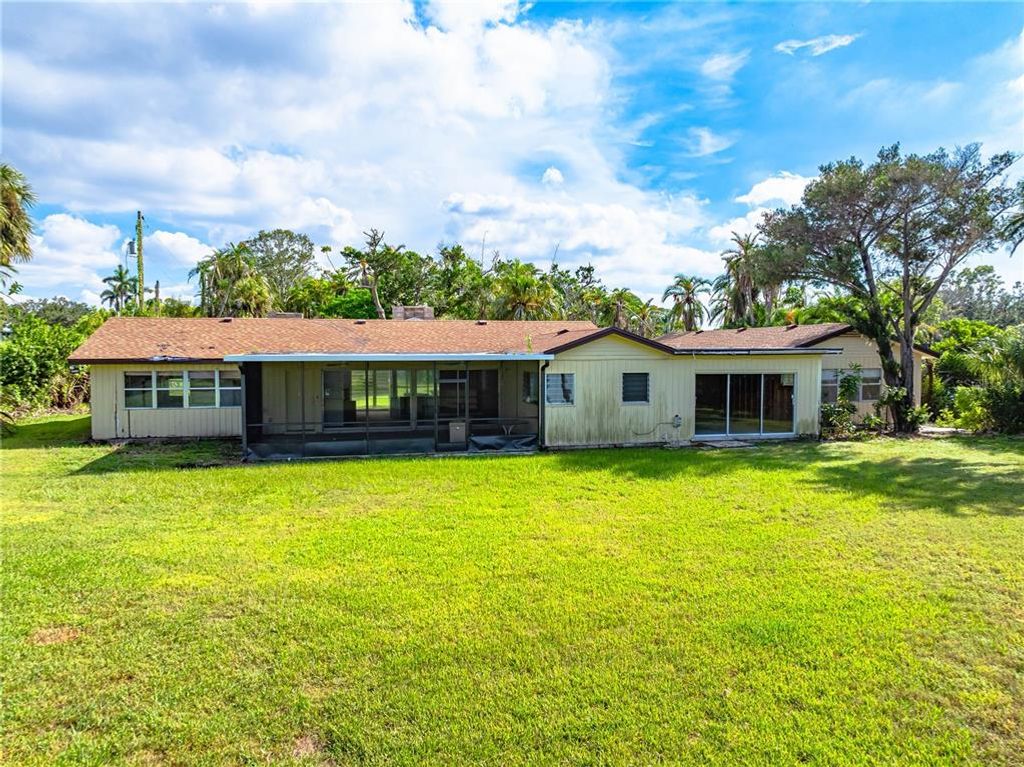 Image 17 of property listing at 3620 RIVERVIEW BOULEVARD, Bradenton, FL 34205