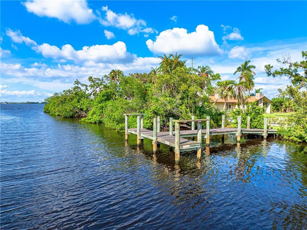 Image 19 of property listing at 3620 RIVERVIEW BOULEVARD, Bradenton, FL 34205