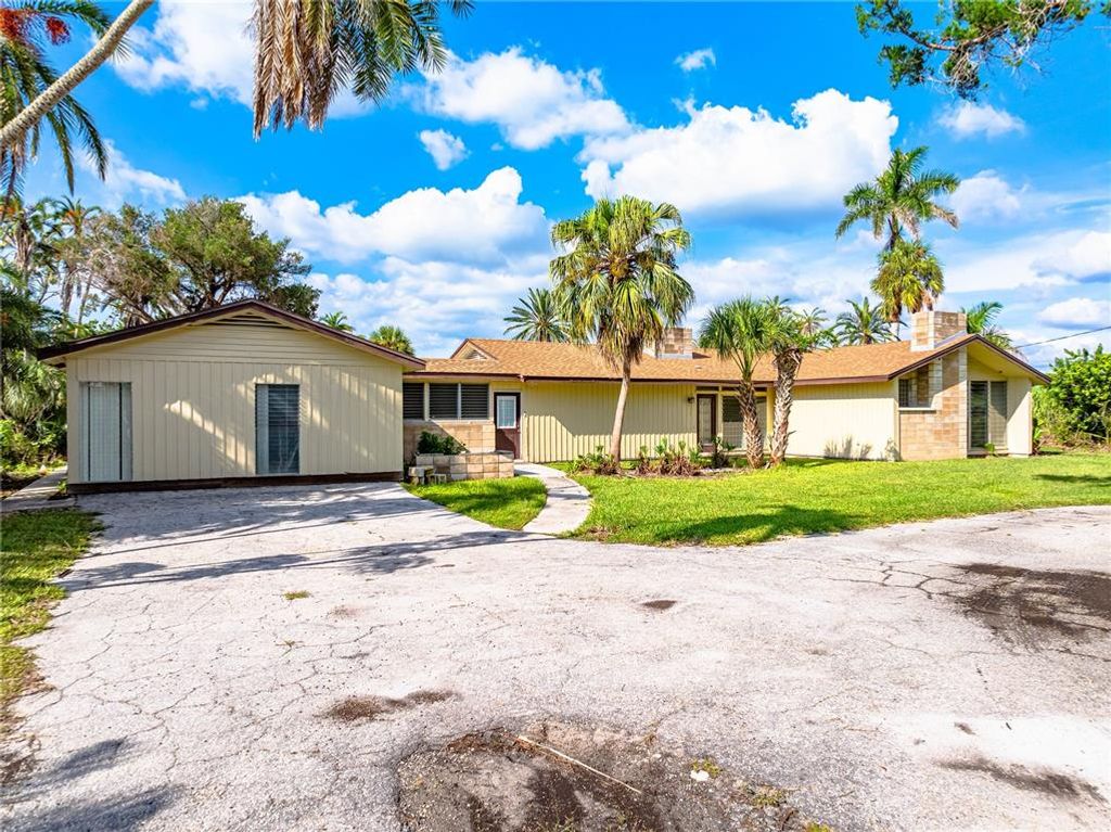 Image 22 of property listing at 3620 RIVERVIEW BOULEVARD, Bradenton, FL 34205