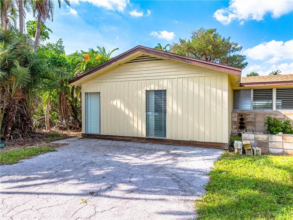 Image 24 of property listing at 3620 RIVERVIEW BOULEVARD, Bradenton, FL 34205