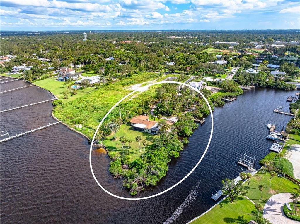 Image 3 of property listing at 3620 RIVERVIEW BOULEVARD, Bradenton, FL 34205