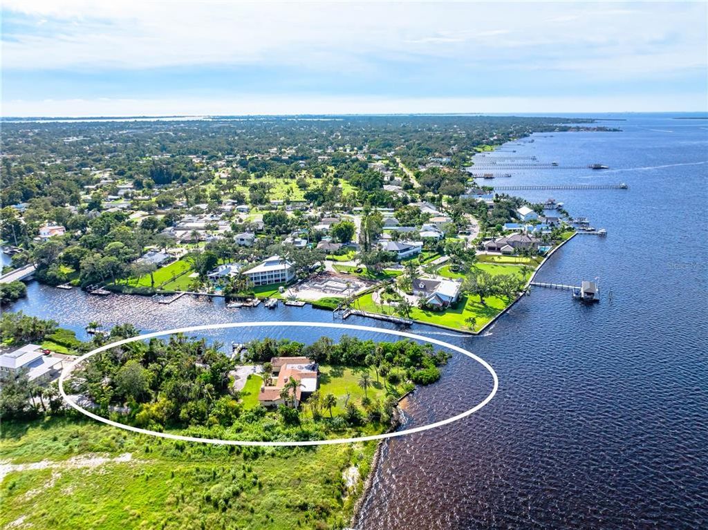 Image 4 of property listing at 3620 RIVERVIEW BOULEVARD, Bradenton, FL 34205