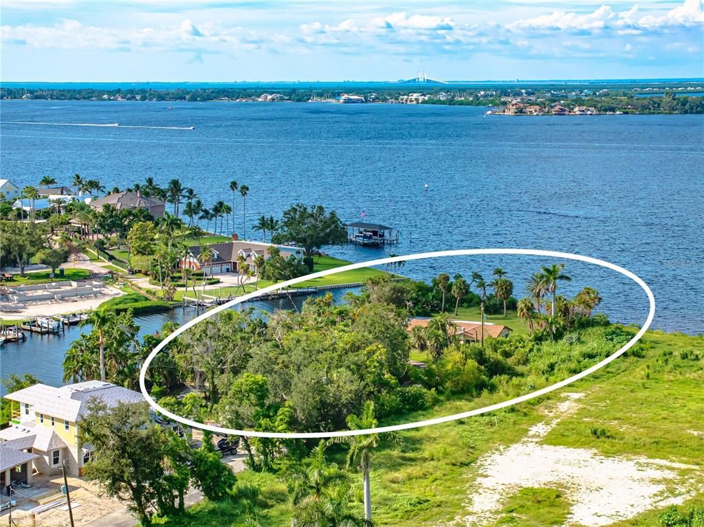 Image 7 of property listing at 3620 RIVERVIEW BOULEVARD, Bradenton, FL 34205