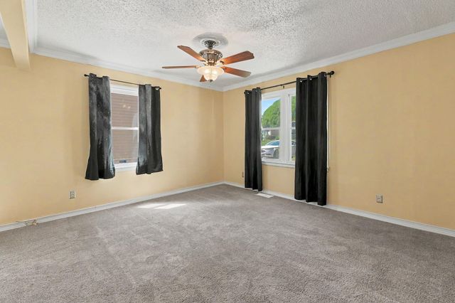 2746 N Iva, Wichita, KS 67220