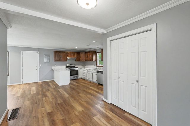 2746 N Iva, Wichita, KS 67220