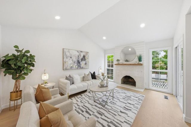 5343 Hounds, San Jose, CA 95135