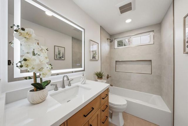 5343 Hounds, San Jose, CA 95135