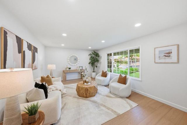 5343 Hounds, San Jose, CA 95135
