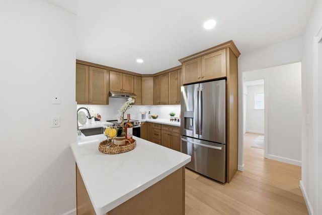 5343 Hounds, San Jose, CA 95135