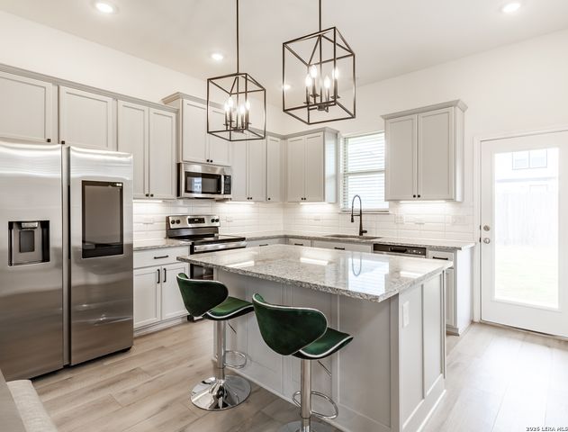 952 Windflower, New Braunfels, TX 78130