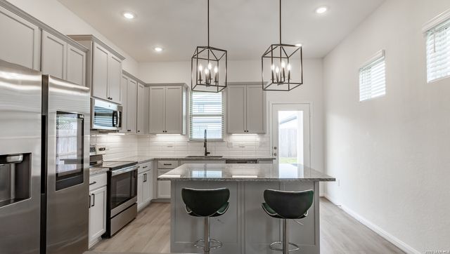 952 Windflower, New Braunfels, TX 78130