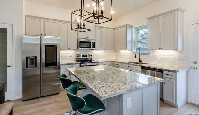 952 Windflower, New Braunfels, TX 78130