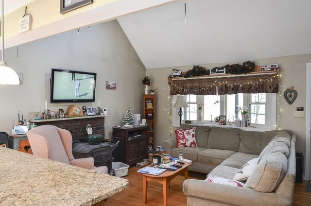 60 Marlboro Rd, Berlin, MA 01503