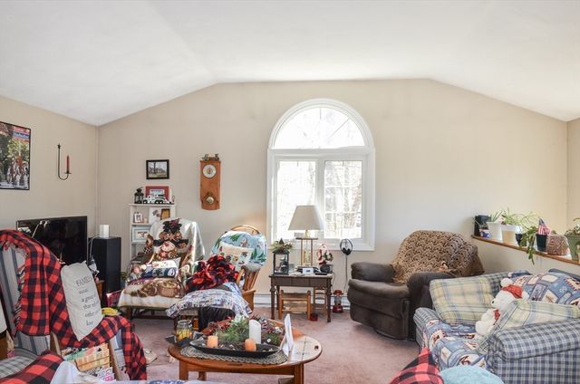 60 Marlboro Rd, Berlin, MA 01503