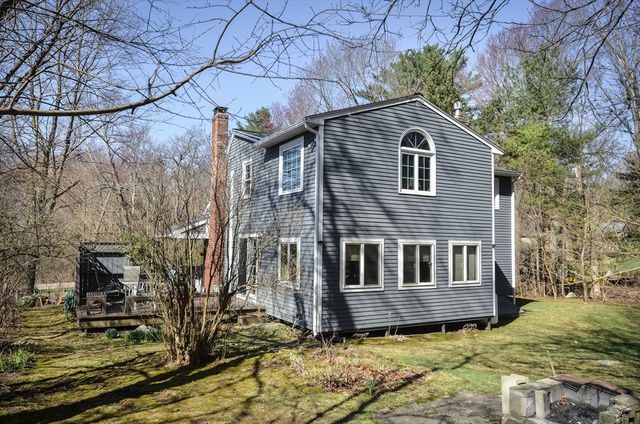 60 Marlboro Rd, Berlin, MA 01503