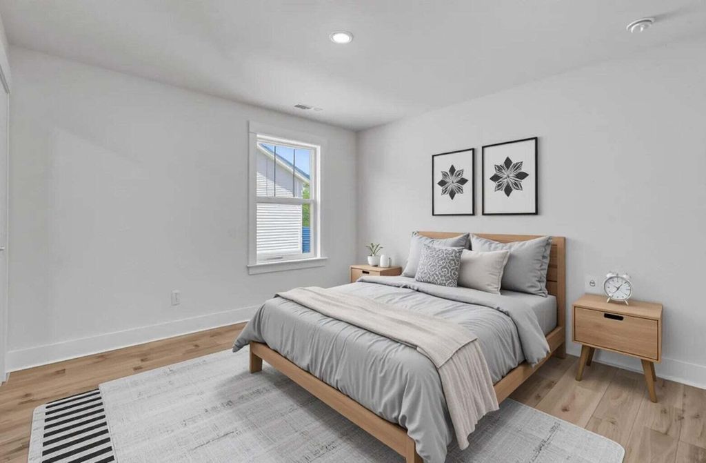 Image 10 of property listing at 209 O'Malley Drive, Summerville, SC 29483