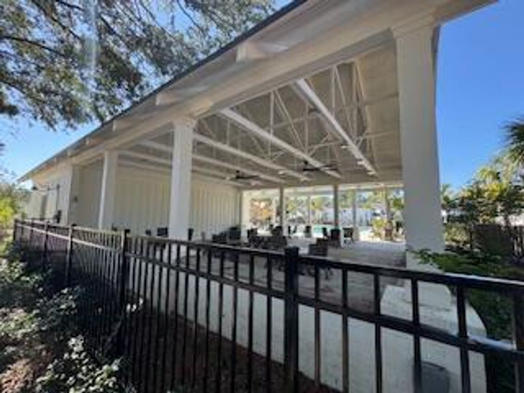 Image 14 of property listing at 209 O'Malley Drive, Summerville, SC 29483